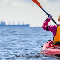 Kajakarstwo: Jakie mięśnie pracują? Trening całego ciała