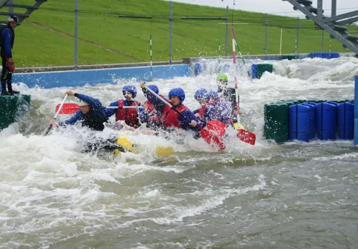 Tor kajakarstwa górskiego Kolna Kraków: Rafting, atrakcje i cennik
