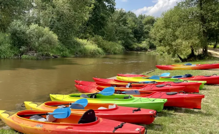 Spływ kajakowy Tanwią: Przewodnik, trasy, ceny i porady