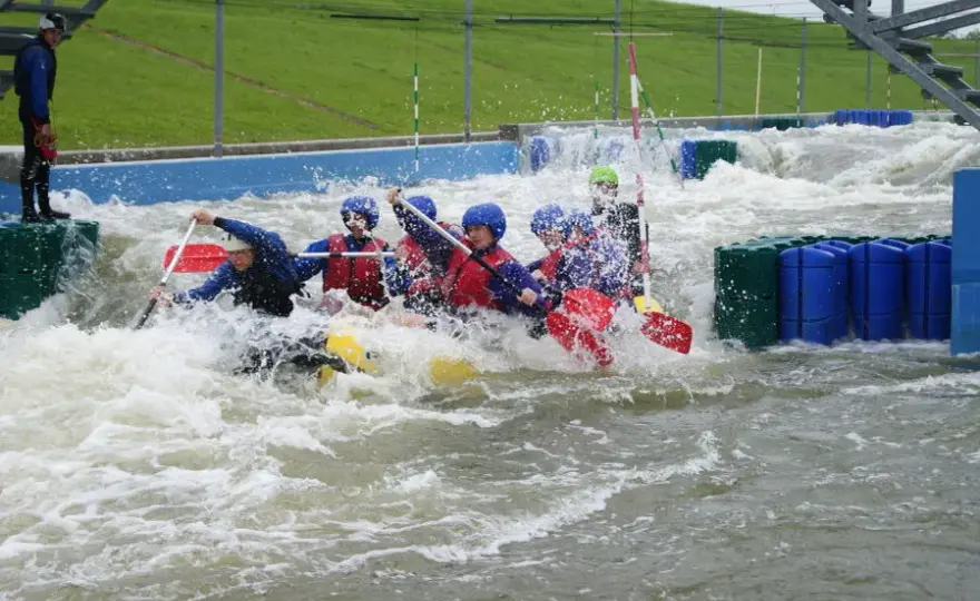 Tor kajakarstwa górskiego Kolna Kraków: Rafting, atrakcje i cennik